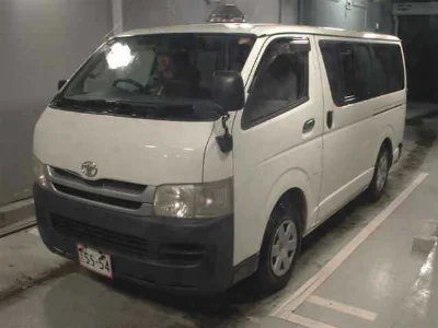 TOYOTA HIACE VAN