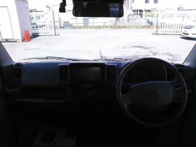 NISSAN CLIPPER VAN