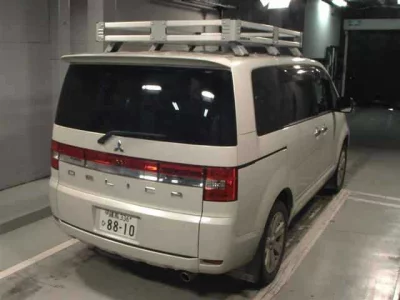 MITSUBISHI DELICA D5