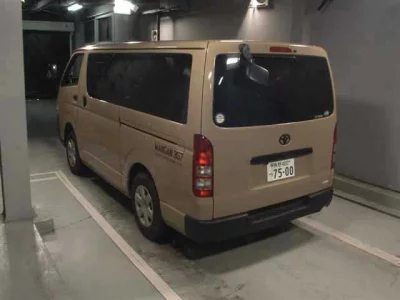 TOYOTA HIACE VAN