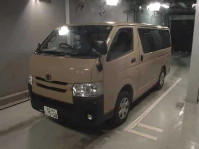 TOYOTA HIACE VAN