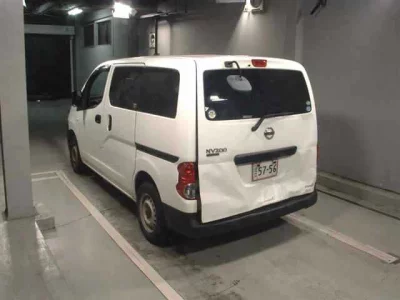 NISSAN NV200