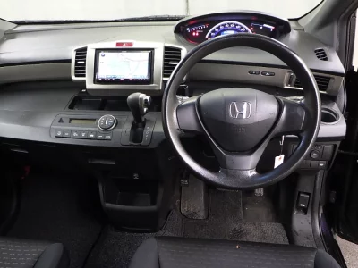 HONDA FREED SPIKE
