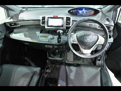 HONDA FREED SPIKE