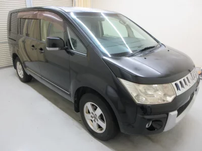 MITSUBISHI DELICA D5