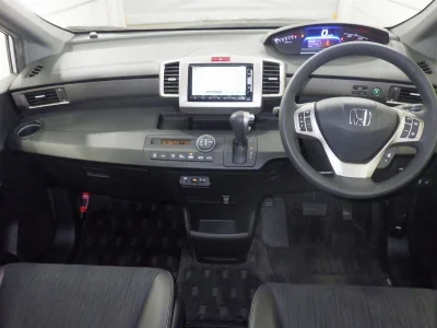 HONDA FREED SPIKE