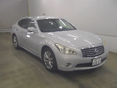 NISSAN FUGA