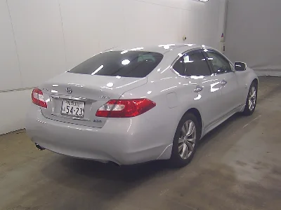 NISSAN FUGA