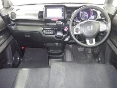 HONDA N BOX SLASH