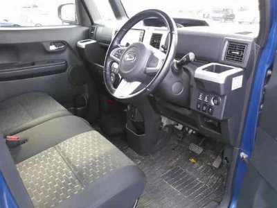 DAIHATSU WAKE