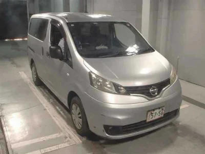 NISSAN NV200