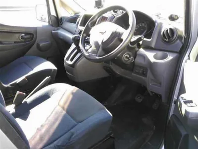 NISSAN NV200