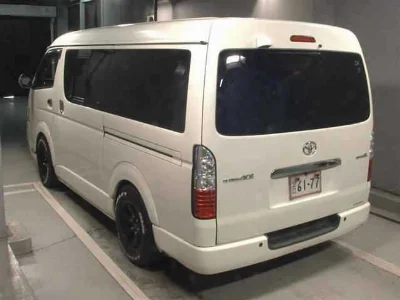 TOYOTA REGIUS VAN