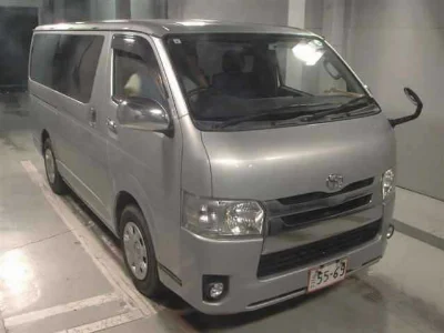 TOYOTA REGIUS VAN
