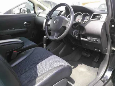 NISSAN TIIDA