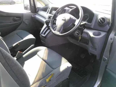 NISSAN NV200