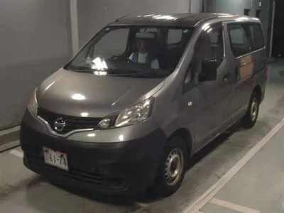 NISSAN NV200