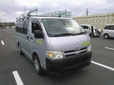 TOYOTA HIACE VAN