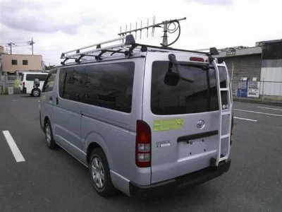 TOYOTA HIACE VAN