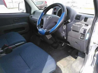 TOYOTA PIXIS VAN