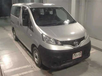 NISSAN NV200