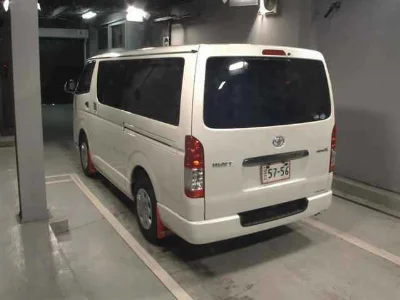 TOYOTA HIACE VAN