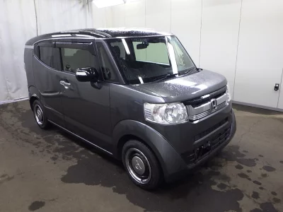 HONDA N BOX SLASH