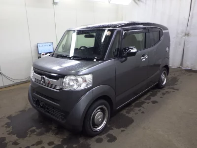 HONDA N BOX SLASH