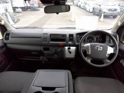 TOYOTA HIACE VAN