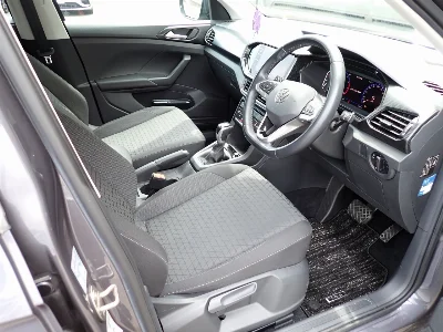 VOLKSWAGEN T-CROSS