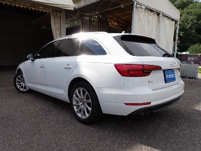 AUDI A4 AVANTE