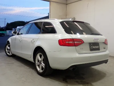 AUDI A4 AVANTE
