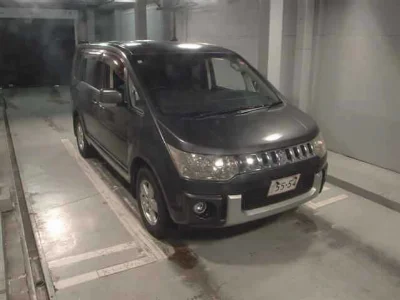 MITSUBISHI DELICA D5