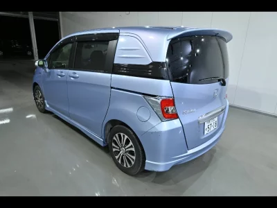 HONDA FREED SPIKE