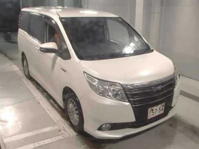 TOYOTA NOAH