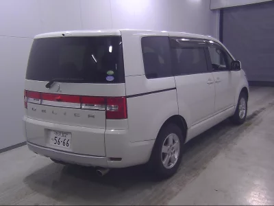 MITSUBISHI DELICA D5