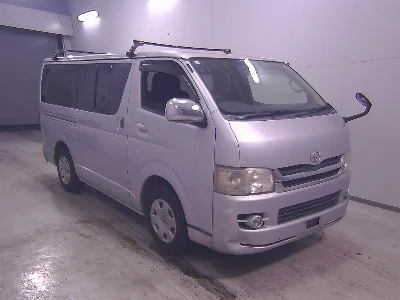 TOYOTA HIACE VAN