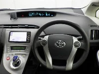 Цена авто Toyota Prius с аукционов Японии, номер кузова ZVW30, пробег 195 000, оценка 6