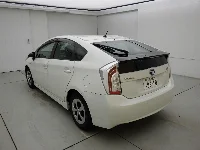 Цена авто Toyota Prius с аукционов Японии, номер кузова ZVW30, пробег 195 000, оценка 6