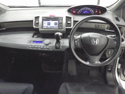 HONDA FREED SPIKE