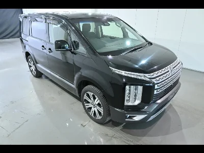 MITSUBISHI DELICA D5