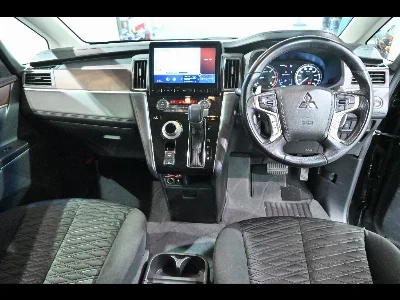 MITSUBISHI DELICA D5