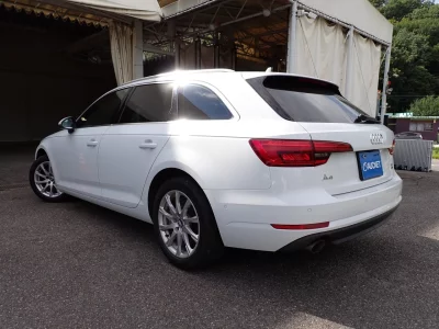 AUDI A4 AVANTE