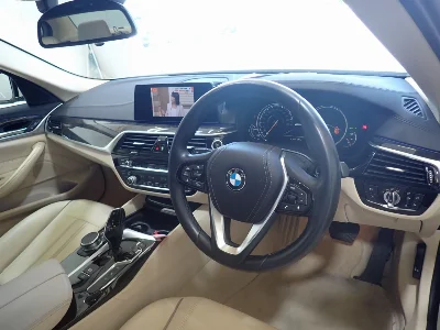 BMW 5 SERIES