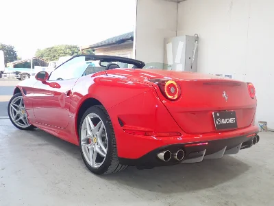 FERRARI CALIFORNIA T