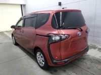 Цена авто Toyota Sienta с аукционов Японии, номер кузова NHP170G, пробег 62 000, оценка 6