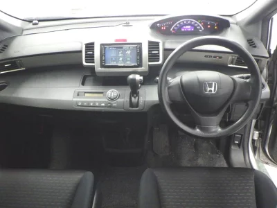 HONDA FREED SPIKE