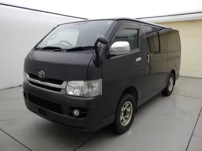 TOYOTA HIACE VAN