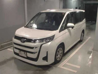 TOYOTA NOAH