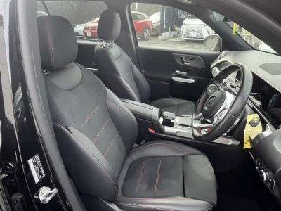 MERCEDES BENZ EQB